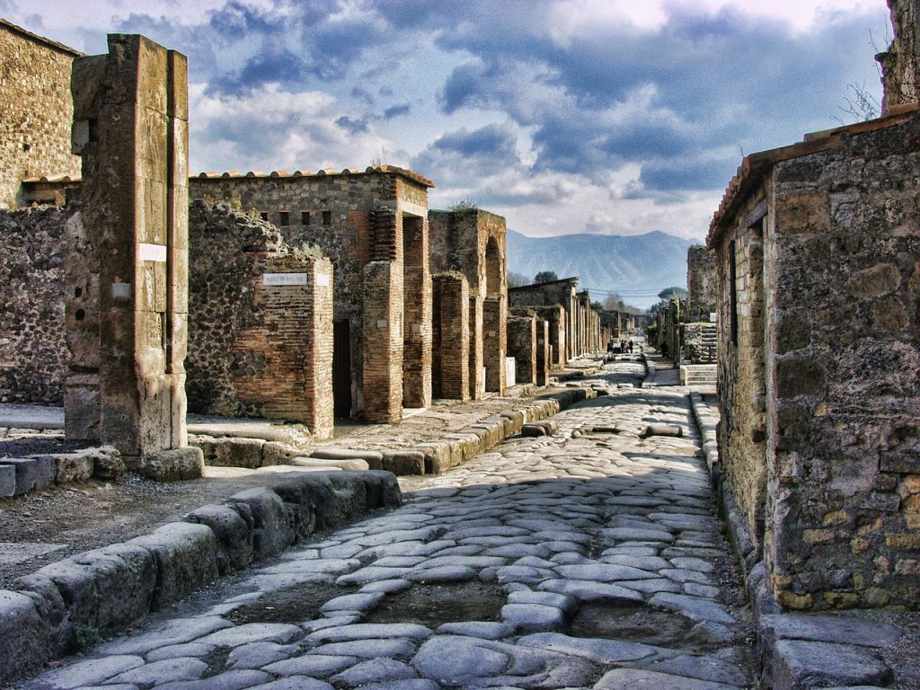 Enjoy the mystical heritage of Pompeii – and cast yourself into the past.