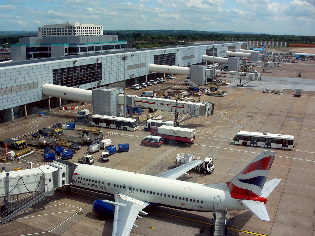 London-Gatwick Airport is the second-largest airport in London.