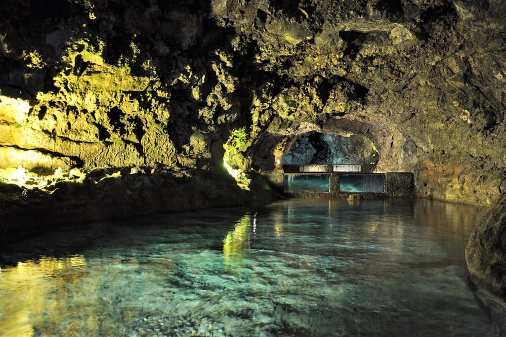 Sao Vincente Cave is one of the most amazing caves in Portugal.